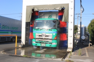 青梅物流センター洗車機