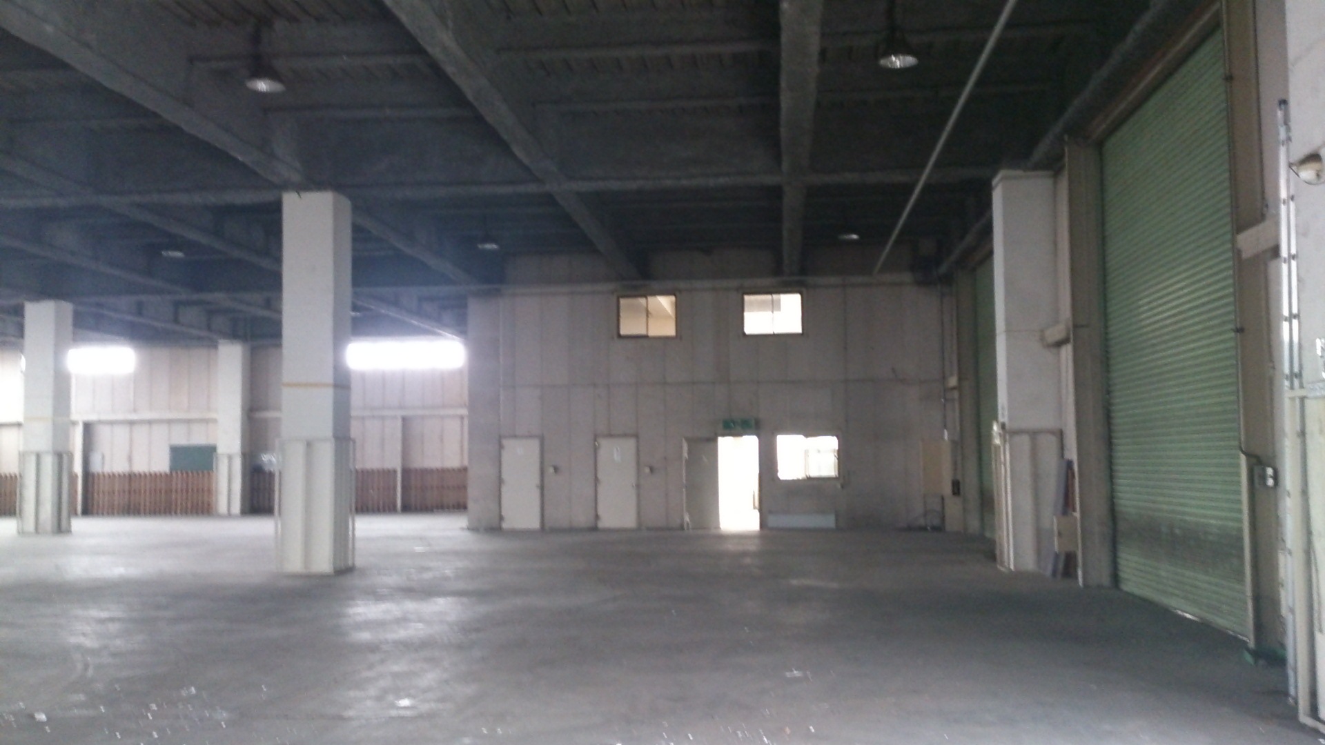 二本木倉庫 庫内③